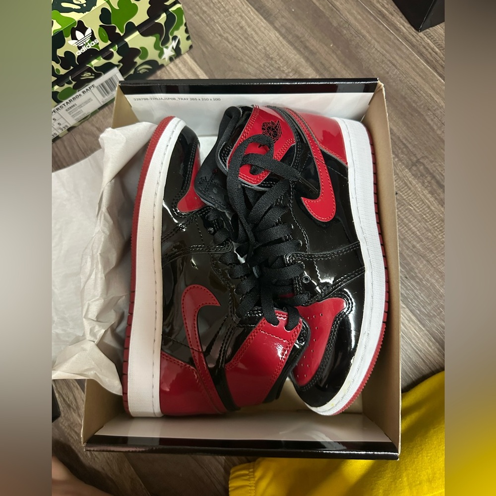 Jordan 1 Retro High OG - Picture 5 of 7